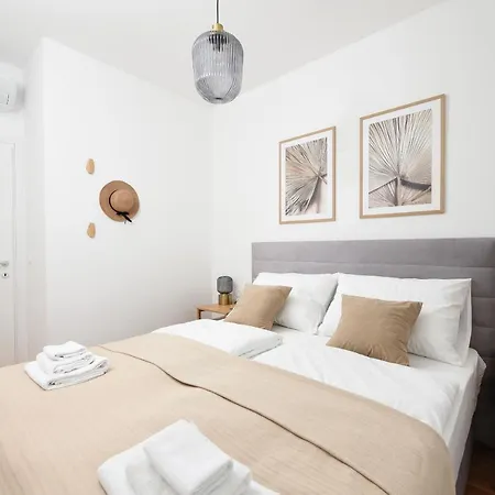 Pavin Apartment *